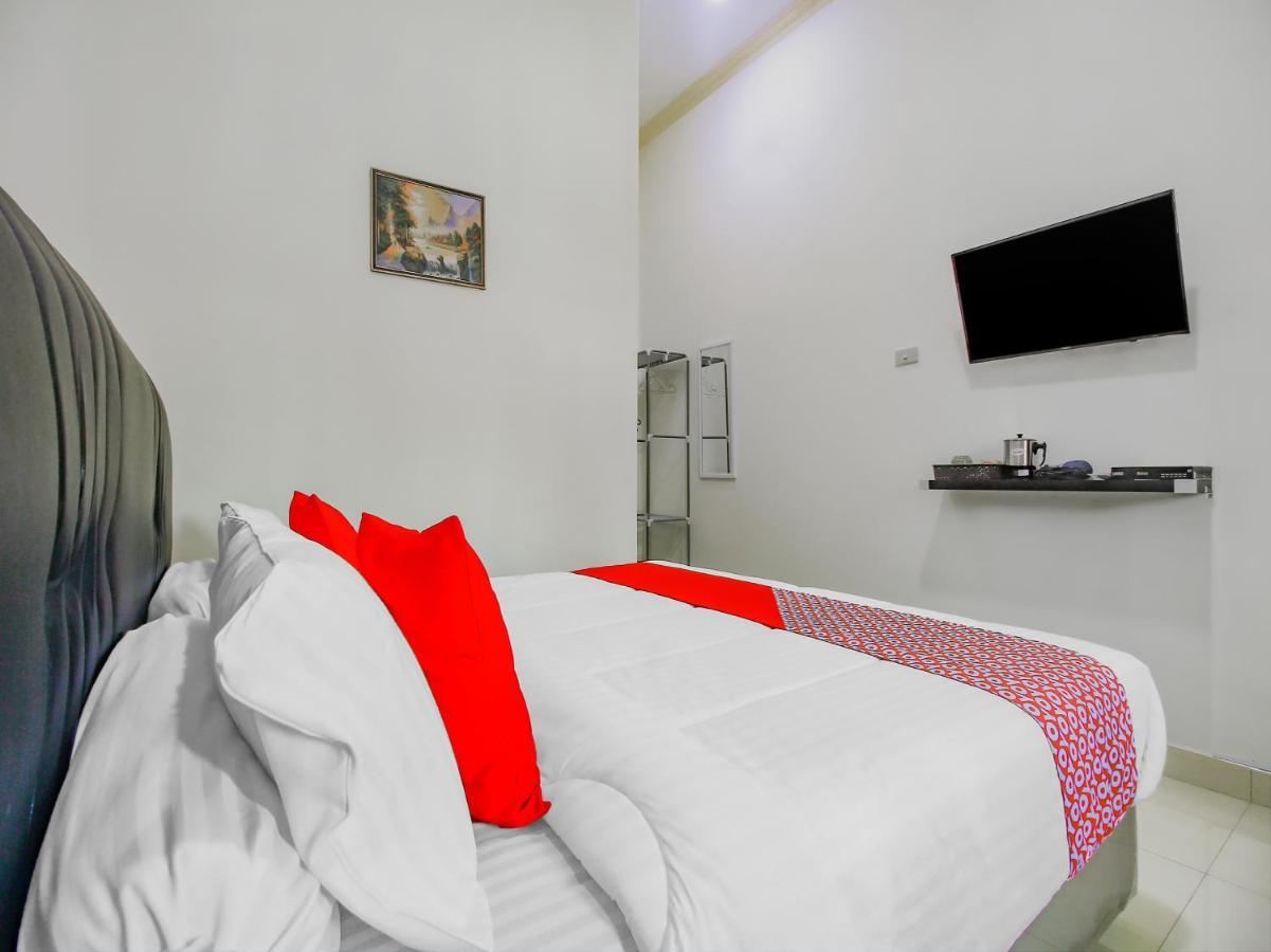 OYO 90063 Silver Homestay Syariah Perabumulih Luaran gambar